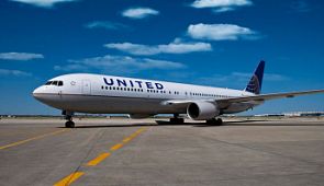 Авиакомпания United Airlines предлагает своим пассажирам брендовую косметику Sunday Riley