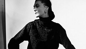 Стюардесса из Казахстана победила на конкурсе двойников музы Кристиана Диора