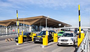 В аэропорту «Пулково» откроют бесплатную трех часовую перехватывающую парковку